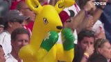 花絮-澳洲球迷举起充气袋鼠 这种充气玩具大家都喜欢