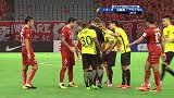 中国足协杯-17赛季-淘汰赛-半决赛首回合-第27分钟射门 蔡慧康凶狠下脚放倒阿兰 裁判仍不掏牌引恒大不满-花絮