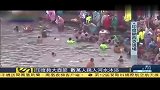 旅游-印度教“大壶节” 数万人跳入河水沐浴