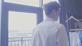 李若天“李部长”带我们观看拍摄的后台，采访队友当主播