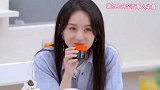 王一博✘赵丽颖“姐弟骑摩托一起兜风、拍照”