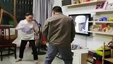让女儿学了一个月的散打，结果把老爸揍成这样，这学费没白交啊！