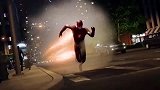 当闪电侠和超女赛跑，只看见一片火花带闪电