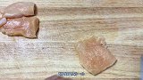 汉堡别再买了，教您秘制做法，鸡肉酥脆，比肯德基的还好吃