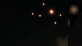 美国迈阿密惊现不明飞行物？一大五小“光球”冲击后消失引热议
