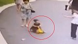 高空抛物砸伤2岁女童 母亲欲起诉整栋楼业主