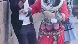 小姑娘真是只是想帮忙，谁知道会把自己也搭进去了