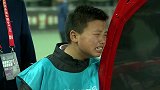 球童泣不成声 恒丰球迷不离不弃送完球队最后一程