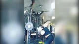 国外搞笑失误视频“一顿操作猛如虎,一看结局笑成狗”太逗了