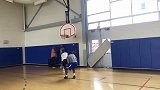 篮球-17年-势大力沉！富尔茨社交媒体秀逆天暴扣视频-专题
