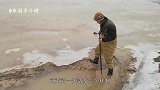 小伙黄河深坑拖上5斤大甲鱼，全身正黄太正宗太过瘾，运气爆棚