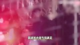 陈思诚宴请周润发夫妇吃饭，与发嫂拥抱笑容腼腆，秒变乖巧小男孩