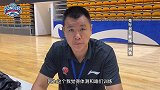 天津男篮备战新赛季 主帅刘铁因过度劳累已嗓子沙哑半个月