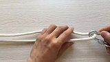 此绳结被誉为“吊结”，此绳结打法众多，但这个才是最简单的