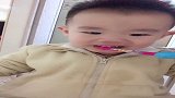 自从给宝宝买了个牙刷后，现在都自己刷牙了！