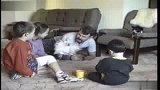 (家庭滑稽录像)原来鹦鹉和狗是天敌