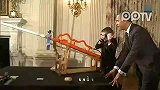 美国白宫科技展 奥巴马与空气炮