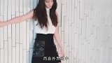 刘亦菲私下素颜现身,请健身教练指导减肥,肌肉轮廓十分明显