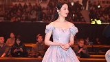 刘亦菲的公主裙造型甜美到漏啦，仙女姐姐就是马卡龙精灵