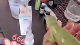 用变色龙抓苍蝇，一吐一个准
