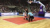CBA-1718赛季-周鹏美娇妻携一儿一女现身嘉年华现场 展现篮球天赋-新闻
