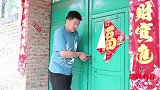 短剧：小偷用调虎离山套路老三，结果东西没偷成，还被暴打一顿