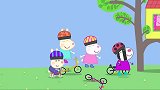 佩奇很喜欢树屋，但她不让男孩子去玩，这就不对了