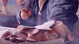 160块大洋藏在石膏中，伤口发炎也要誓死护送