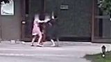 安徽蚌埠：女子小区遛狗不拴绳还威胁邻居，警方通报来了