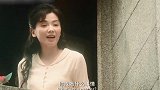 刘涛晒照庆出道20周年和蛋糕合影侧颜精致状态好