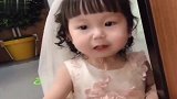 带着小棉袄去拍照，没想到女汉子也能这么淑女，下一秒暴露本性