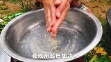 教大家做一道非常下饭的家常菜，“香辣鸡杂”好吃又营养