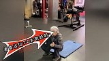 你还在嚷嚷减肥?72岁老奶奶轻松举铁走红网络