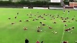 神秘口令？教练一喊”内马尔“全场小学员倒地翻滚场面壮观