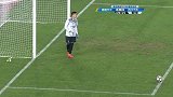 四川利用前场任意球打出配合 误打误撞单夏路射门太高