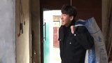 弟弟打工5年回家，带来一袋特产被大嫂丢掉，结果奇葩的事发生了