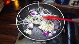 猪大肠怎么做最好吃，我认为猪大肠炒豆芽最好吃