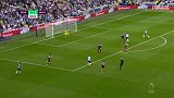第63分钟布莱顿球员特罗萨德射门 - 打偏