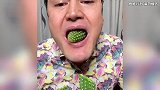 男子无表情大口吃带刺仙人掌：扎嘴！吃完嘴里凉凉的，每次吃完都要清理