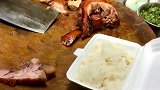一盒标准香港烧腊快餐,就是尽量把肉堆满,然后放条青菜做点缀