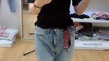 这懒婆娘，镜子都不擦干净