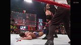 WWE-17年-经典时刻：安格惜败艾吉 凯恩赛后偷袭对其使出脚踝锁-精华