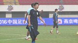 中国足协杯-16赛季-苏宁五天两战备战足协杯 两队队友一片和谐亲切交谈-新闻