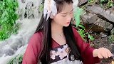 小姐姐古筝演奏《半壶纱》，筝音与风景完美契合，这一幕令人陶醉