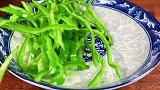 饭店的凉拌紫甘蓝为什么好吃，看了饭店大厨的操作，在家就能学会