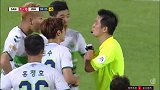 补时第6分钟金珍洙禁区前犯规 裁判直接出示红牌将其罚下