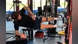 水爷恢复训练空中飞人侧棒式 这是什么非人的腰腹力量?