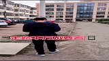 走路千万不要看手机哦！