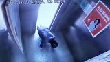 老人乘电梯遇电梯井突然上升 家属：退慢三秒人就没了