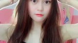 美女头上戴的帽子不一般，漂亮还能变形，分分钟变身“锦衣卫”！